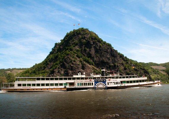 Loreleyfelsen mit der Goethe | © F. Schierle