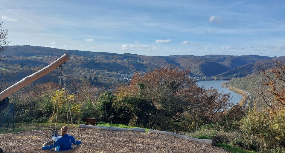 Karagarmschaukel | &copy; Yvonne Herhold