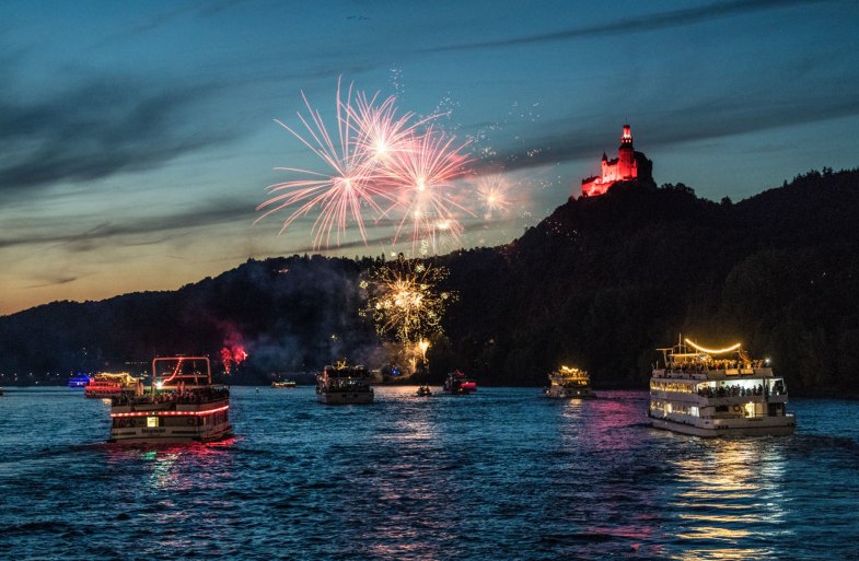 Feuerwerk bei der Marksburg | &copy; Romantischer Rhein Tourismus GmbH/Dominik Ketz