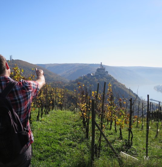 Wanderer genie&szlig;en die Aussicht | &copy; Bastian Clos